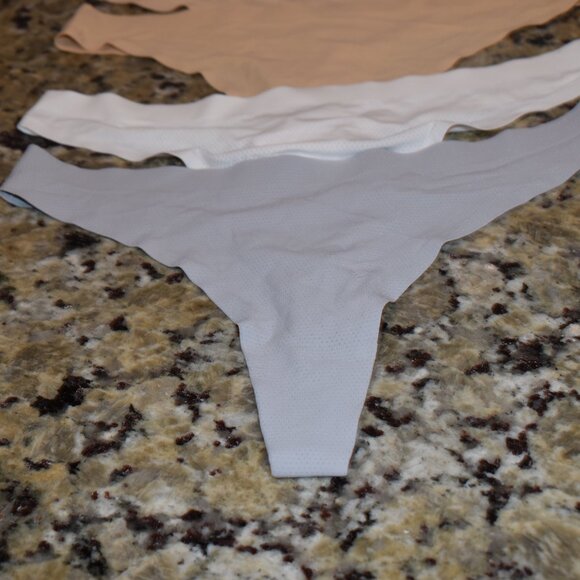 Lot of (9) Brand New Voenxe Thongs Size L - Picture 4 of 10